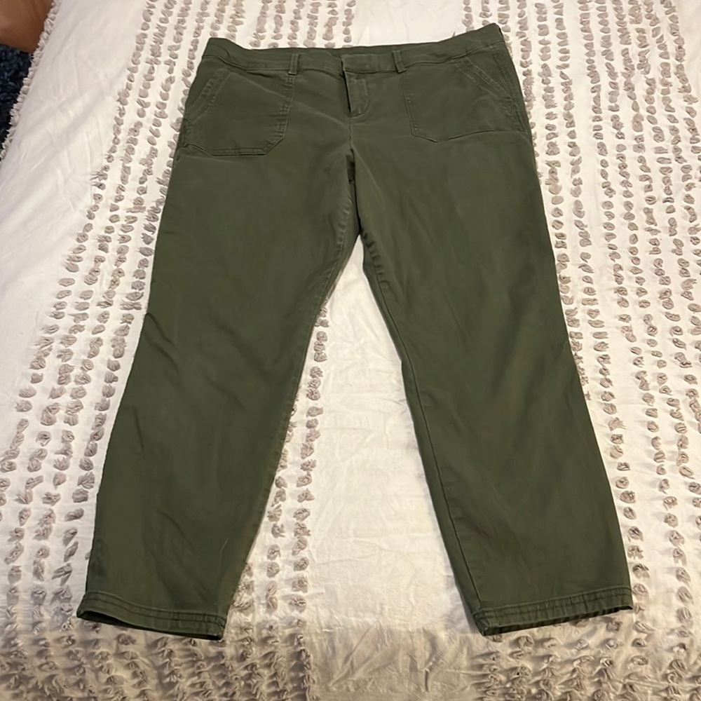 Army green ankle length pants